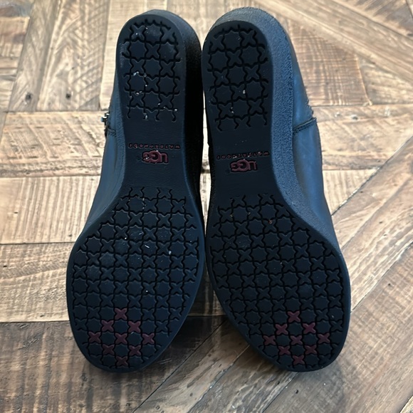 UGG Waterproof Wedge Booties SZ 7 - Picture 10 of 11